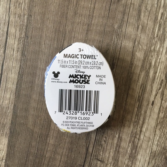 **LAST CHANCE!! FREE! Gift w/ Purchase! Mickey Mouse bundle - Picture 3 of 9